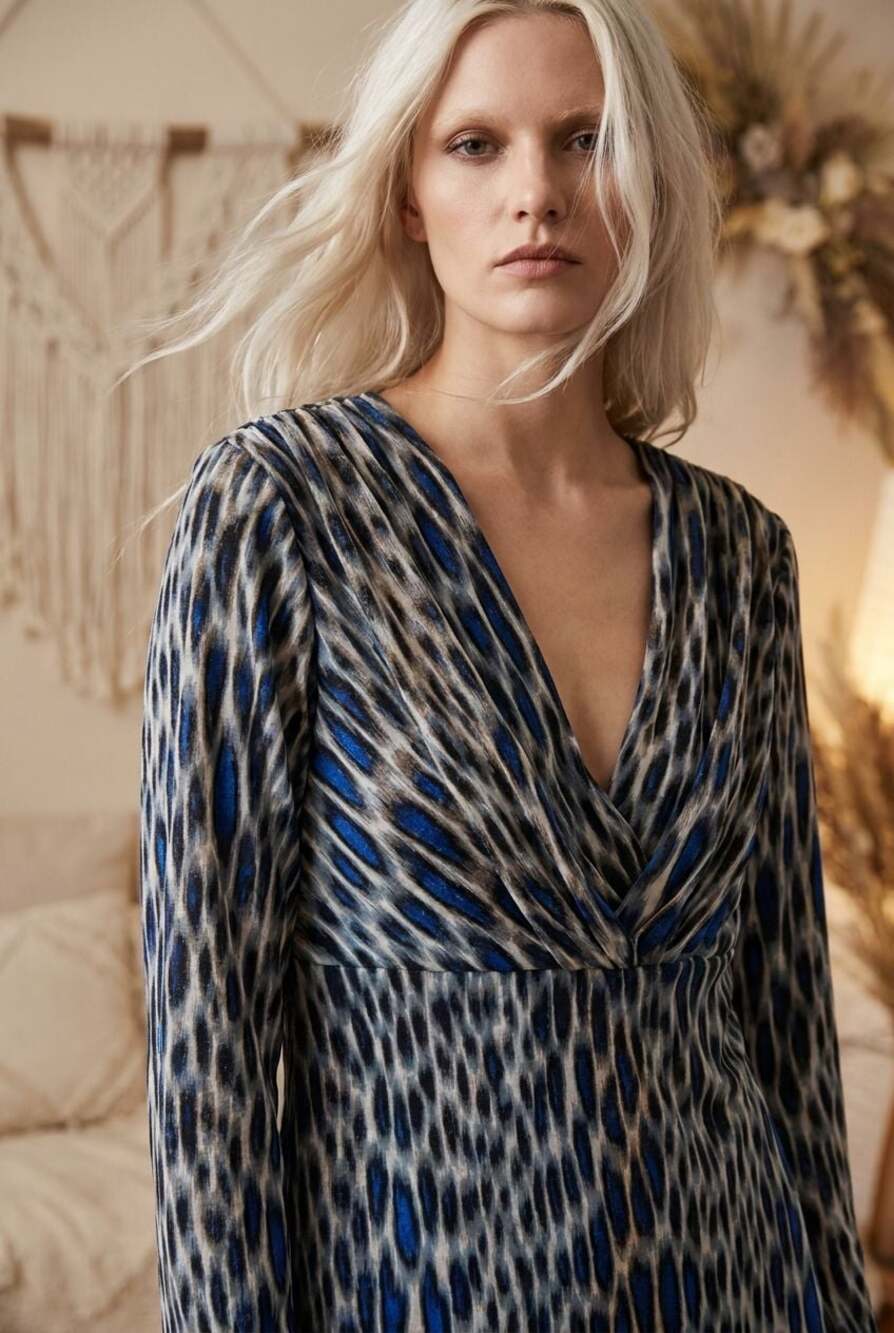 Rafaella Women's Blue Animal Print V-Neck Long Sleeve Top Size L - EK